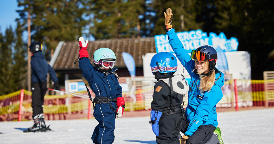 Barn som går i skidskola på Isaberg